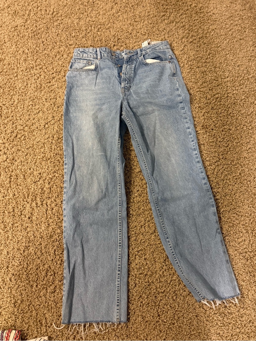 Zara Light Wash Straight-Leg Women's Jeans
